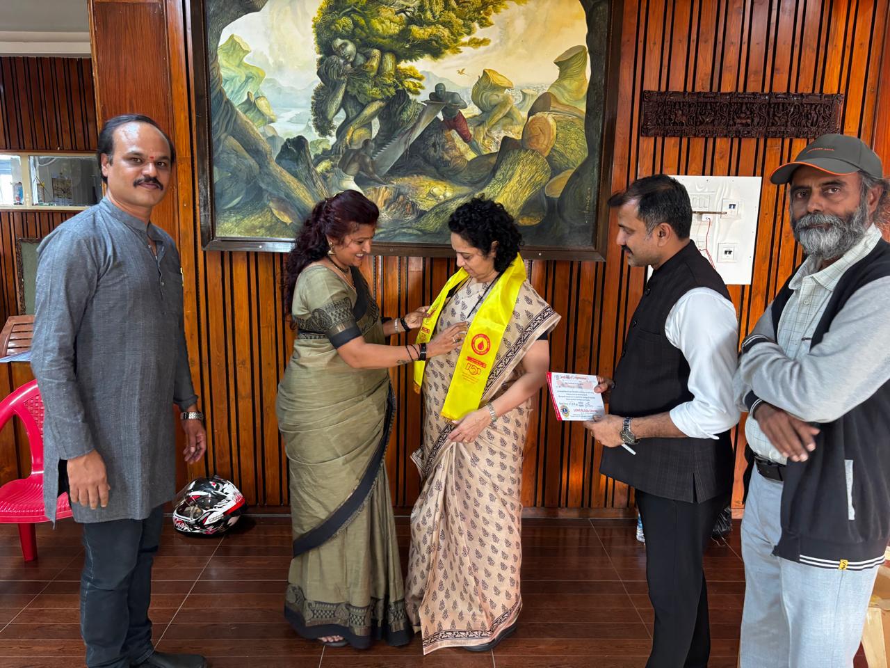 Giridham Art And Culture Foundation -Honoring Participants at Blood Donation Camp – Aranya Bhavan